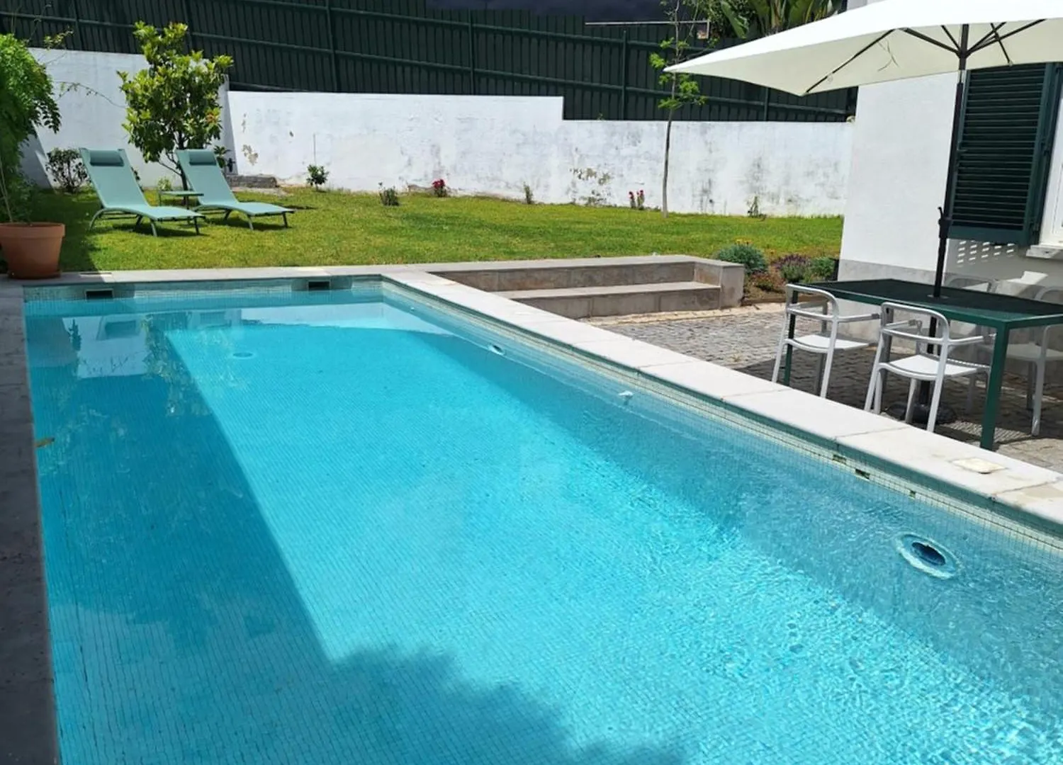 Villa Haus Abel - Pool, Parking And Garden In The Heart Of Lissabon 0*,  Portugal
