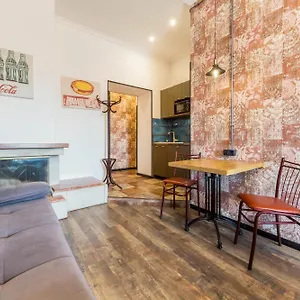 https://dayflat-apartments-maidan-area.hotels-of-kiev.com